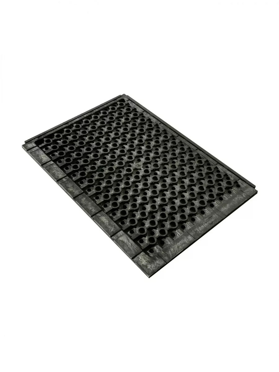 Paddockmatte und Waschplatzmatte ECO in der Größe 103x72x2,2 cm für Pferde