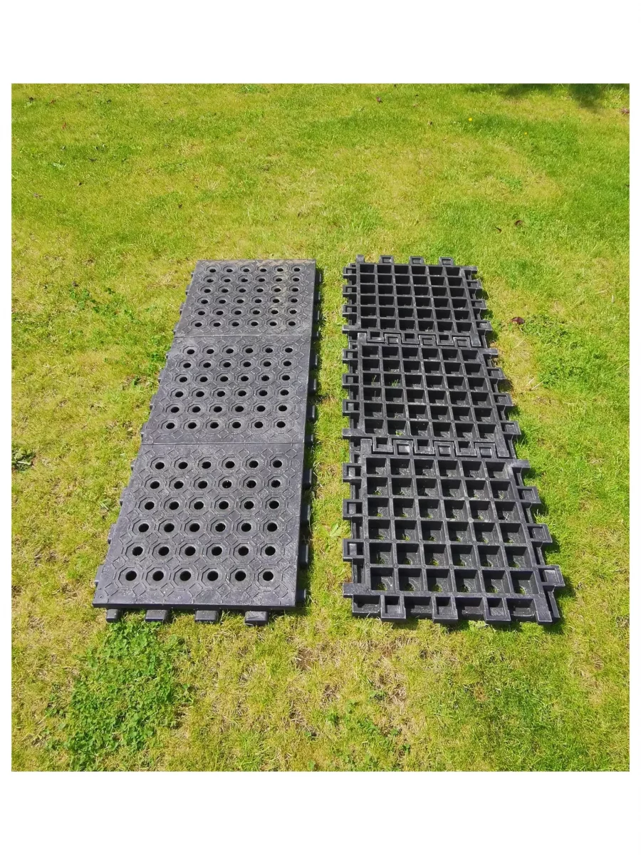 Reitplatzplatte und Paddockplatte in der Größe 50x50x5,3 cm für Reitplätze