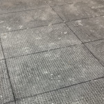 Bodenschutzmatte SOLID als dämpfender Belag für eine Reithalle