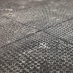 Bodenschutzmatte SOLID als dämpfender Belag für eine Reithalle