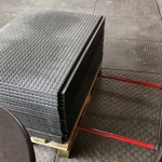 Bodenschutzmatte SOLID als dämpfender Belag für eine Reithalle