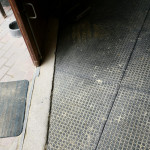 Bodenschutzmatte SOLID als dämpfender Belag für eine Reithalle Bodenschutzmatte SOLID als dämpfender Belag für eine Reithalle